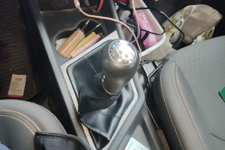 Used CHANGAN KAICHENG Ruixing M60 2023 1.5L GDI Comfort-Class Passenger Vehicle 6/7 Seats Gear Lever