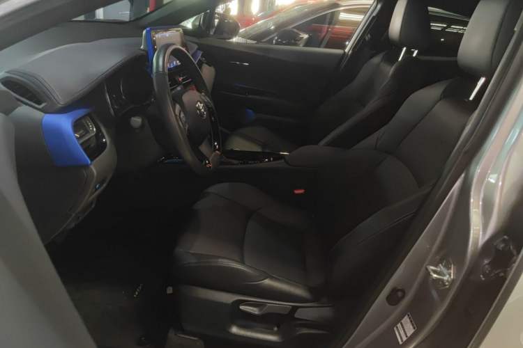 Used Toyota IZOA 2018 2.0L Yichi Version China VI Standard