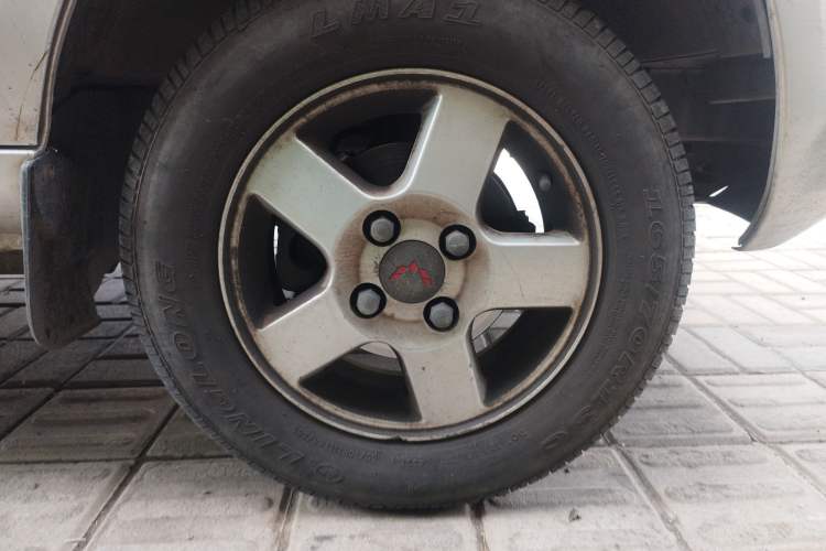 Used Wuling Zhiguang  Right Front Wheel Hub