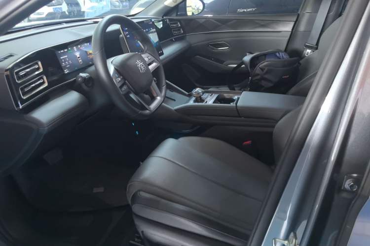 Used BYD Qin L 2025 DM-i Smart Drive 120KM Leading Model