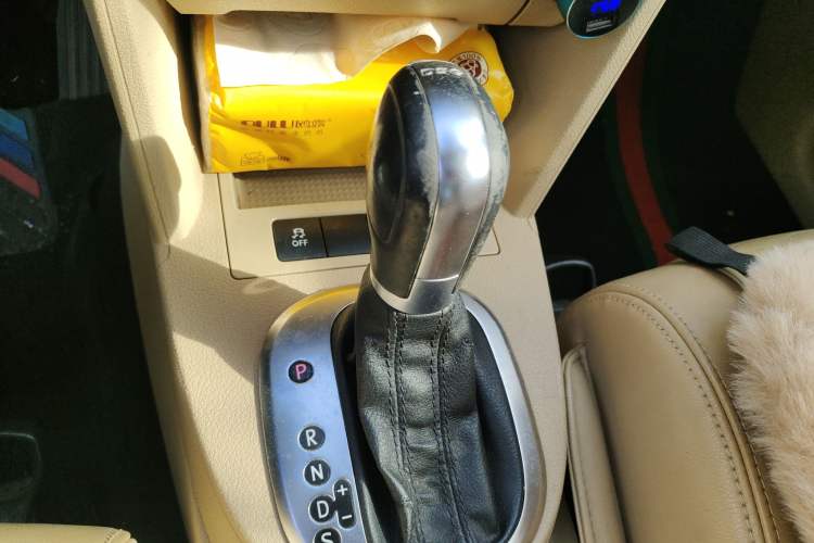 Used Volkswagen Touran 2011 1.4T DSG Zhiya Edition 5 Seats Gear Lever