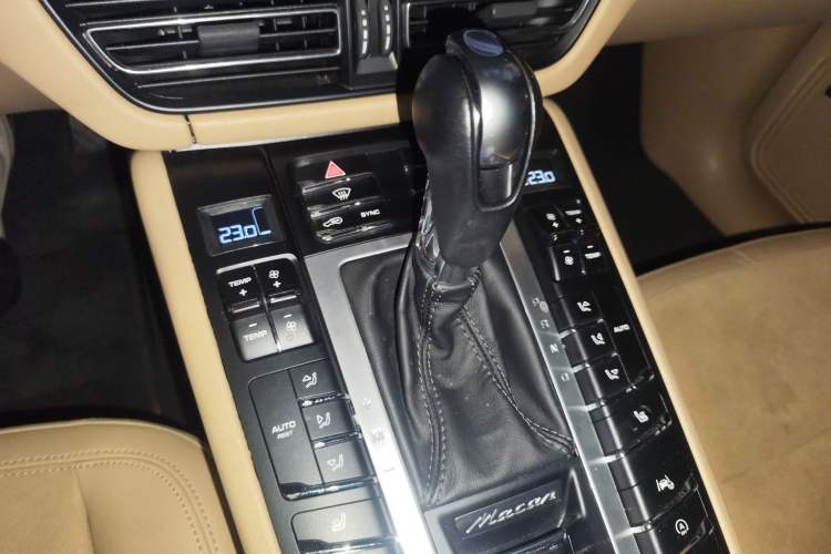 Used Porsche Macan 2018 Macan 2.0T Gear Lever