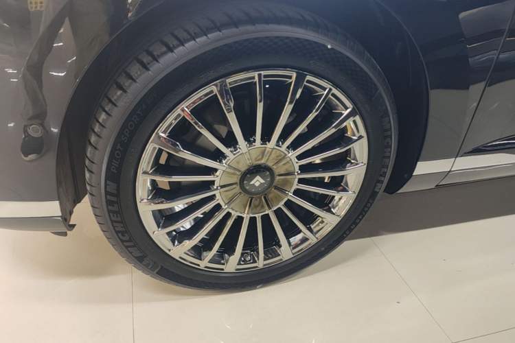 Used Hyptec HL 2025 700 Ultra Six-Seater All-Wheel-Drive LiDAR Version
