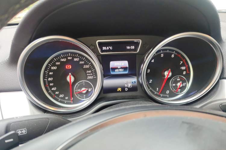 Used Mercedes-Benz GLE Coupe 2018 GLE 320 4MATIC Coupe SUV Odometer Close Up