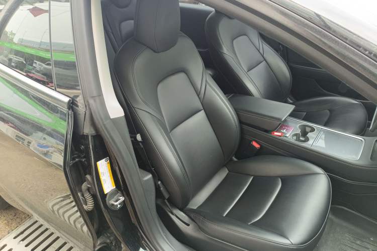 Used Tesla Model 3 2022 Rear-Wheel-Drive Version Right Front Seat