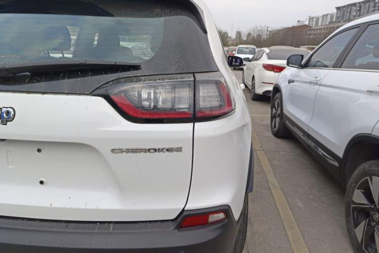 Used Jeep Cherokee 2020 2.0T Two-Wheel Drive Leading Edition