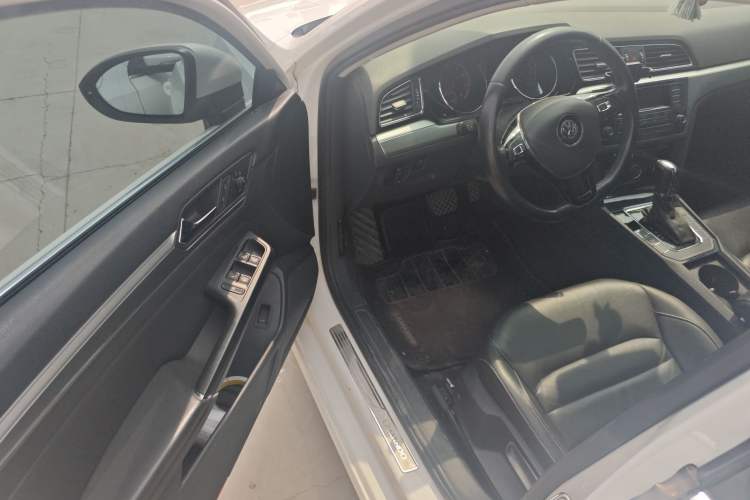 Used Volkswagen Lamando 2015 280TSI DSG Comfort Edition Driver Seat