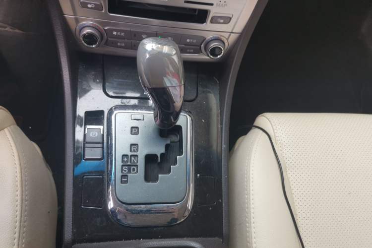 Used BYD Sirui 2013 1.5TID Automatic Prestige Model Gear Lever