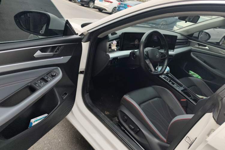 Used Volkswagen Lamando 2022 Lavida L 280TSI DSG Cool & Spicy Edition Driver Seat