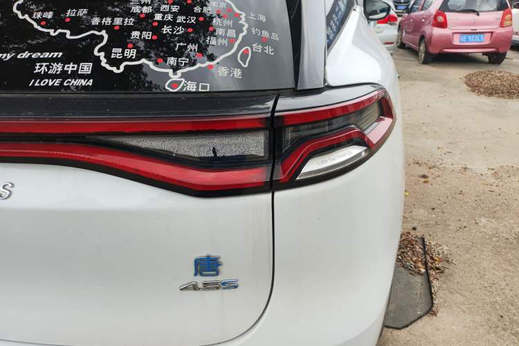 Used BYD Tang New Energy 2018 DM 2.0T All-Wheel Drive Smart Connect Advanced Model 7 Seats China V Emission Standard Right Rear Taillight