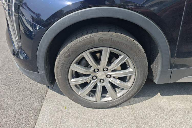 Used Cadillac XT4 2020 Revised Version 28T Two-Wheel Drive Luxury Edition Left Front Wheel Hub