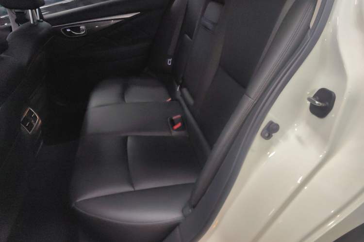 Used Infiniti Q50L 2022 2.0T Comfort Edition
