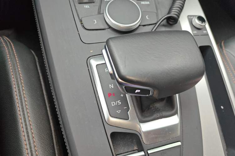 Used Audi Q5L 2020 40 TFSI Prestige Edition Gear Lever