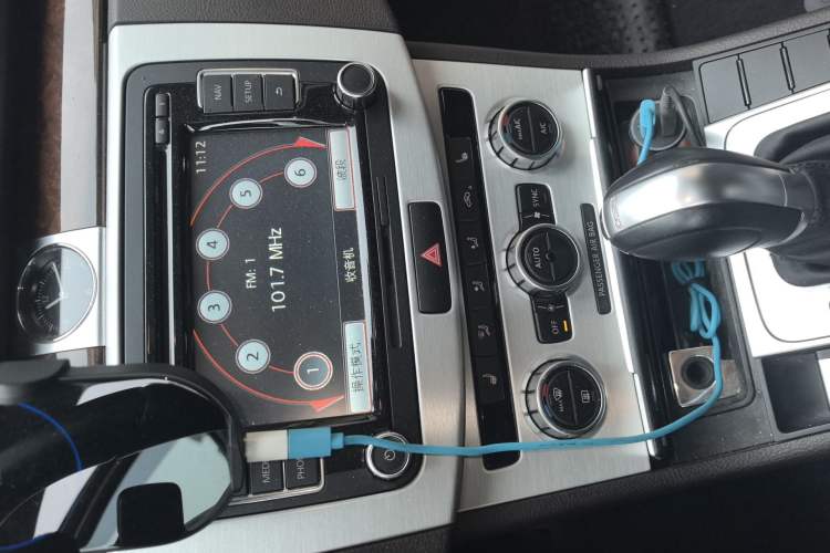 Used Volkswagen Magotan 2012 Travel Edition 2.0 TSI Comfort Version Audio And AC Panel