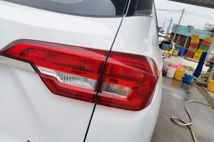 Used Haval M6 2019 1.5T DCT Two-Wheel Drive Elite Version China VI Standard Right Rear Taillight