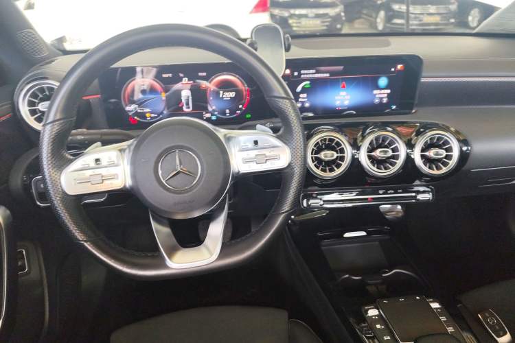 Used Mercedes-Benz A-Class 2021 A 200 L Sport Sedan Fashion Model
