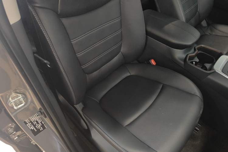 Used Toyota RAV4 2022 2.0L CVT Two-Wheel Drive Fashion Plus Edition