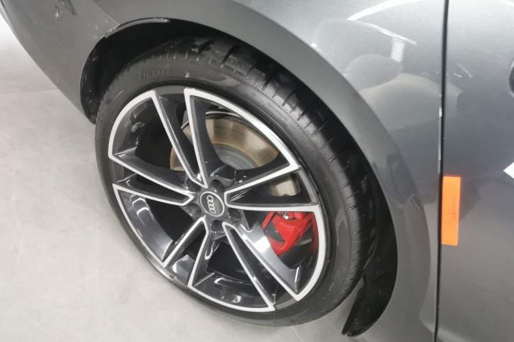 Used Audi A4L 2024 45 TFSI quattro Prestige Dynamic Edition Right Rear Wheel Hub