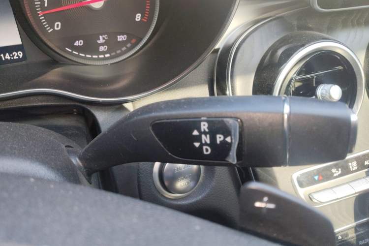 Used Mercedes-Benz C-Class 2017 Facelift C 200 L Sport Edition Gear Lever