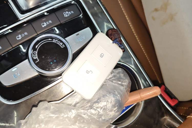 Used BYD Tang New Energy 2015 2.0T Four-Wheel-Drive Flagship Model
