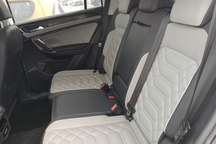 Used Volkswagen Tayron 2023 300TSI Two-Wheel-Drive Luxury Plus Advanced Edition