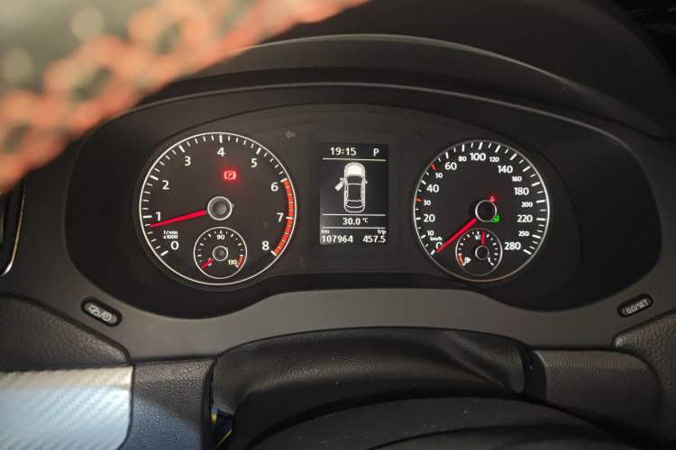 Used Volkswagen Sagitar 2013 2.0 TSI GLI Instrument Cluster