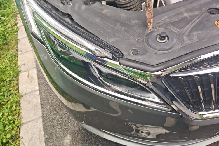 Used Buick GL8 2018 ES 28T Flagship Model China VI Standard Right Front Headlight