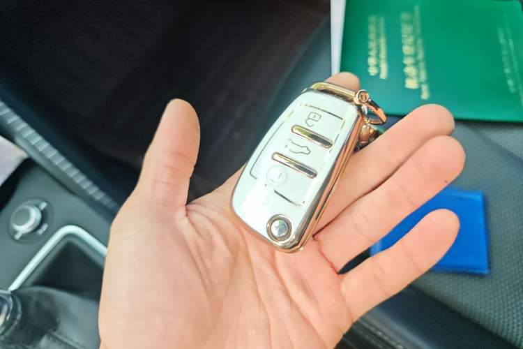 Used Audi Q2L 2020 35 TFSI Fashionable and Elegant Model Vehicle Key