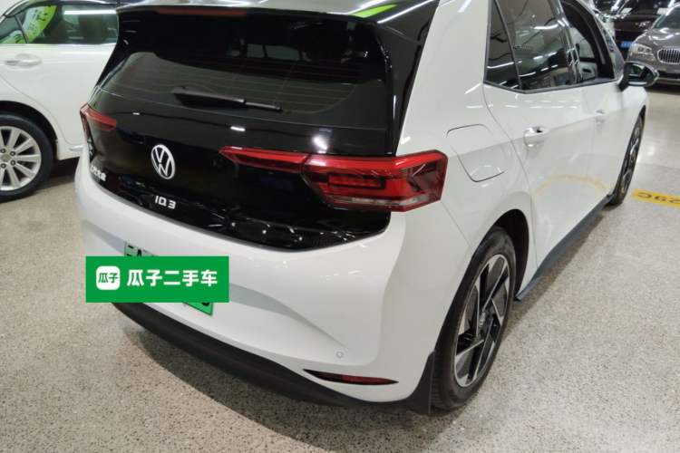 Used Volkswagen ID.3 2024 Outstanding Edition Rear Right 45 Deg