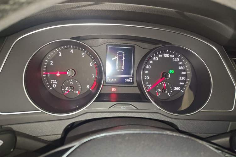 Used Volkswagen Magotan 2017 330TSI DSG Comfort Model Instrument Cluster