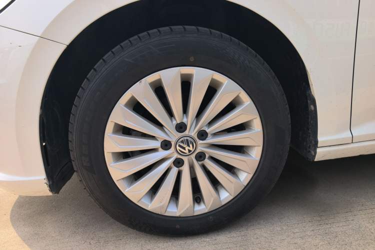 Used Volkswagen Lavida 2019 1.5L Automatic Comfort Edition China VI Standard Exterior 4