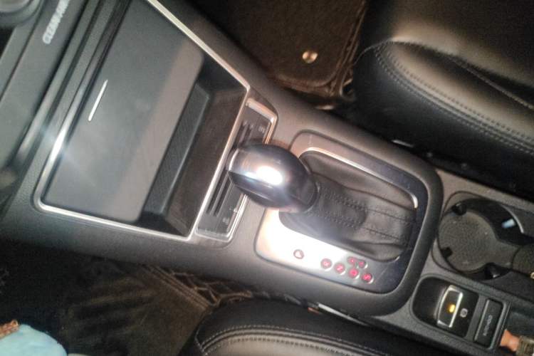 Used Volkswagen Tiguan 2016 300TSI Automatic Two-Wheel Drive Trend Edition Gear Lever