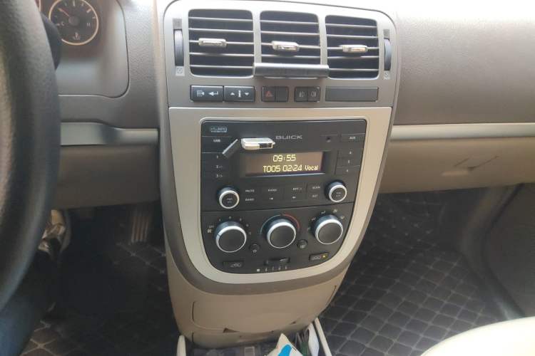 Used Buick GL8 2014 2.4L Classic Edition