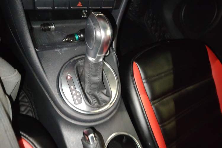 Used Volkswagen Beetle 2015 180TSI model Gear Lever