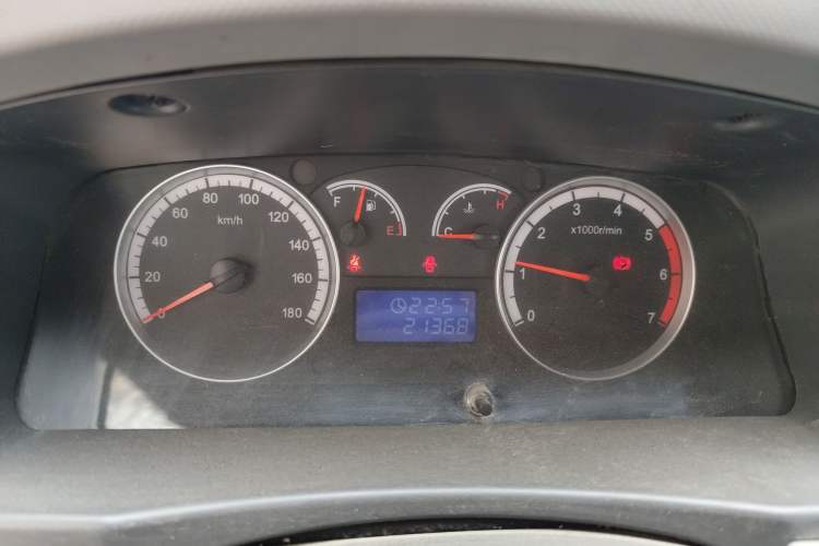 Used Foton Scenic G9 2017 2.4L Gasoline Commercial Version Long Wheelbase 6-Seater 4G69
