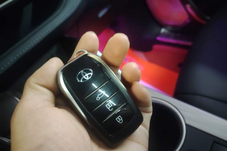 Used Toyota Highlander 2024 2.5L Smart e-Power Dual-Motor All-Wheel-Drive Supreme Edition – 7 Seats Interior 1