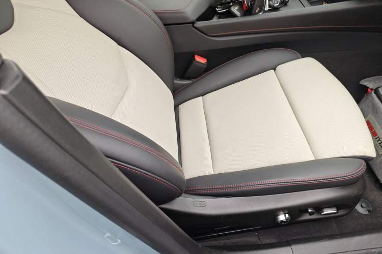 Used Cadillac CT5 2025 28T Track Performance Edition + Peak Track Optional Package Right Front Seat