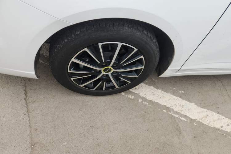 Used Roewe i5 2021 1.5L Manual Platinum Edition Left Front Wheel Hub