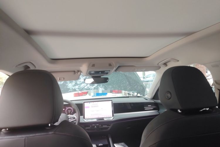 Used Volkswagen Magotan 2024 300TSI DSG Prestige Edition—A Real Eye-Catcher
