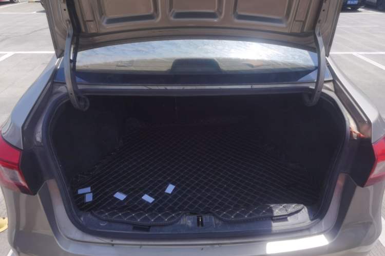 Used Roewe 360 2015 1.5L Automatic Luxury Edition