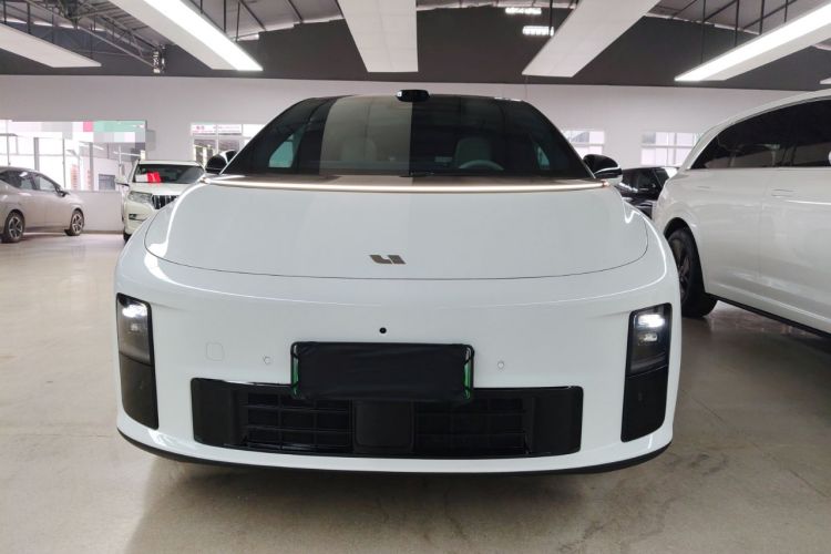 Used Li Auto i6 2025 Model Two-Wheel-Drive Standard Type
