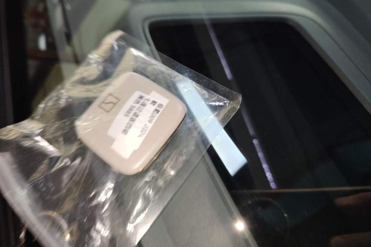 Used Zeekr 009 2024 7-Seater Walk-Through Version Four-Wheel Drive 108 kWh Interior 1