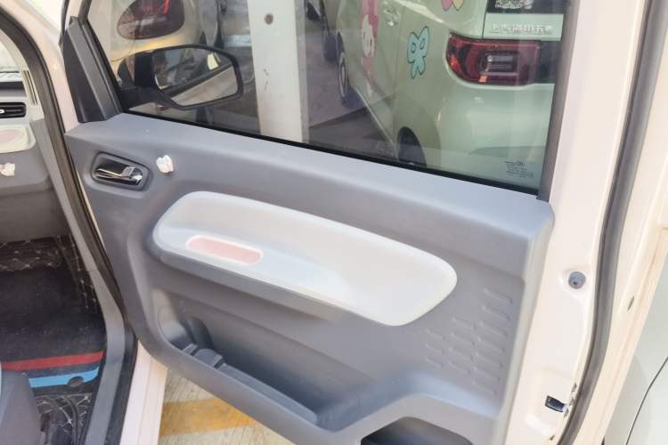 Used Wuling Hongguang MINIEV 2022 Macaron Premium Model – Lithium Ternary Battery