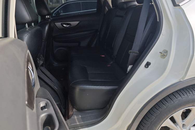 Used Nissan X-Trail 2014 2.0L CVT Smart Edition 2WD
