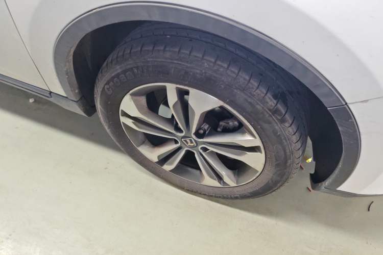 Used Luxgen U6 SUV 2014 1.8T Fashion Edition Right Front Wheel Hub