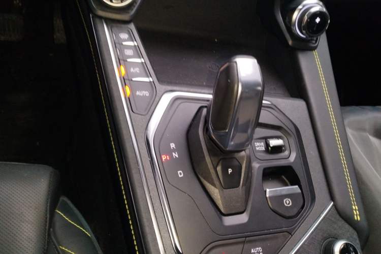 Used Lynk & Co 05 2020 2.0TD Two-Wheel Drive Shine Halo