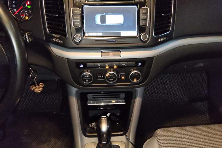 Used Volkswagen Sharan 2014 2.0 TSI Standard Model
