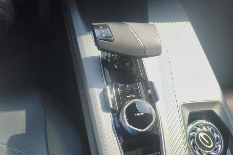 Used CHANGAN OSHAN Z6 New Energy 2023 ZhiDian iDD 150KM Flagship PLUS
