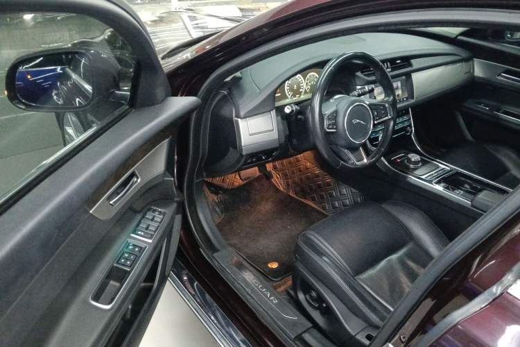 Used Jaguar XFL 2018 XFL 2.0T 250 PS Premium Edition