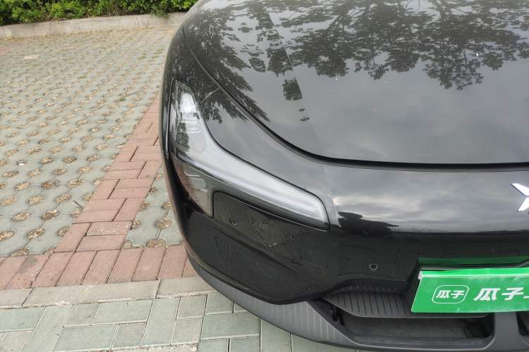 Used XPeng MONA M03 2024 620 with Ultra-Long Range Right Front Headlight